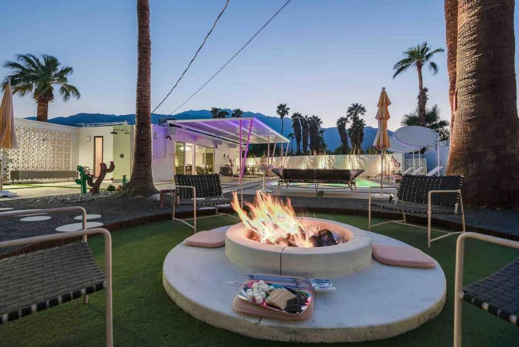 Alexander: Retro Chic Oasis 2023 Modernism Showcase House Palm Springs Exterior foto