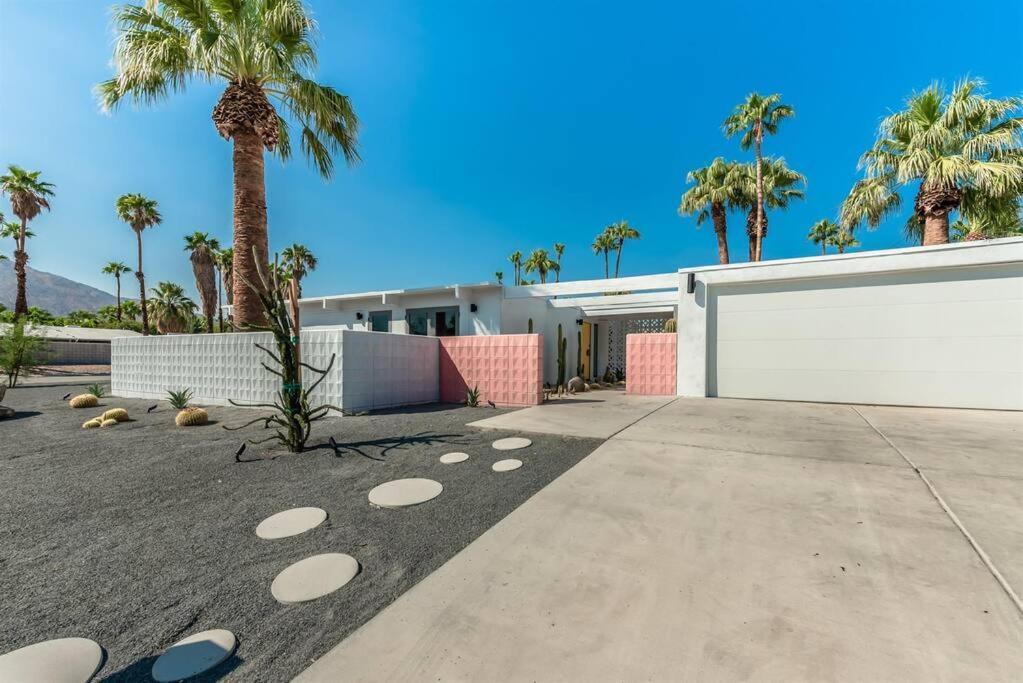 Alexander: Retro Chic Oasis 2023 Modernism Showcase House Palm Springs Exterior foto