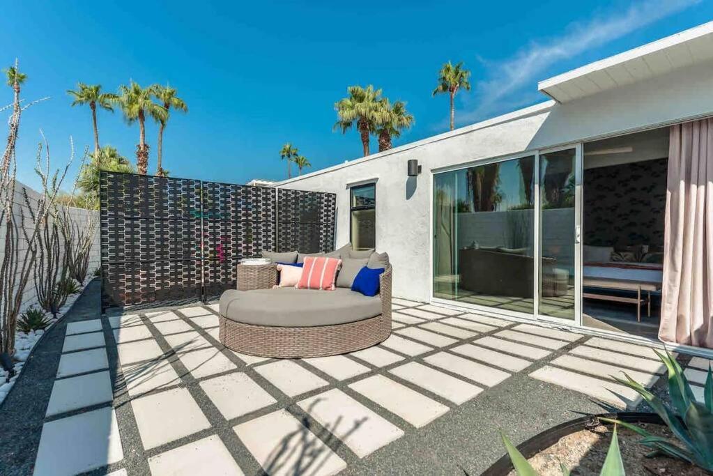 Alexander: Retro Chic Oasis 2023 Modernism Showcase House Palm Springs Exterior foto