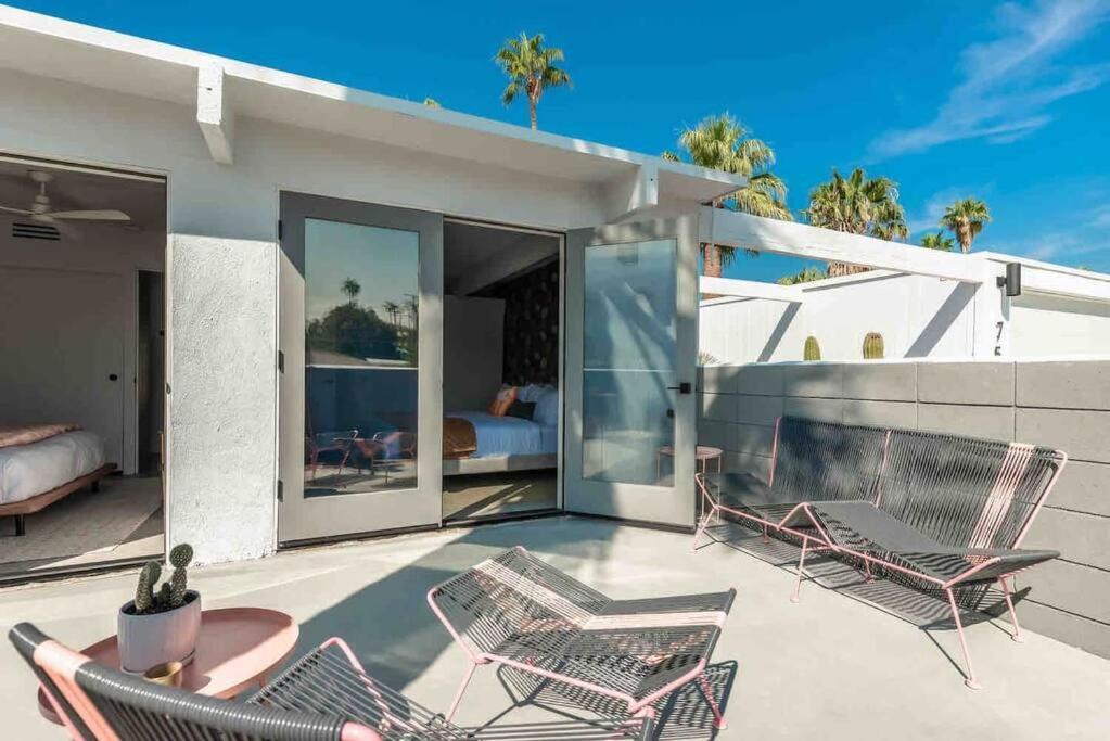 Alexander: Retro Chic Oasis 2023 Modernism Showcase House Palm Springs Exterior foto