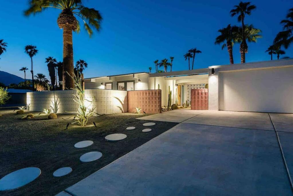 Alexander: Retro Chic Oasis 2023 Modernism Showcase House Palm Springs Exterior foto