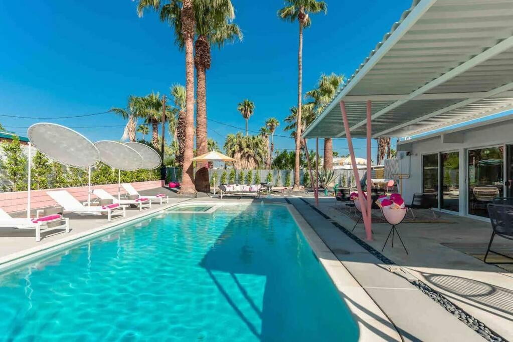 Alexander: Retro Chic Oasis 2023 Modernism Showcase House Palm Springs Exterior foto